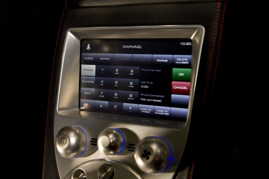 Детали интерьера Koenigsegg CCX-Studio E 2009 года  (фото 4 из 9)